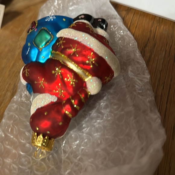 GKI Bethlehem Glass Christmas Ornament - Santa with Green Toy Bag - Picture 3 of 10